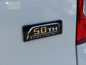 ハイエースバン新車ハイエースバン　50周年記念モデル